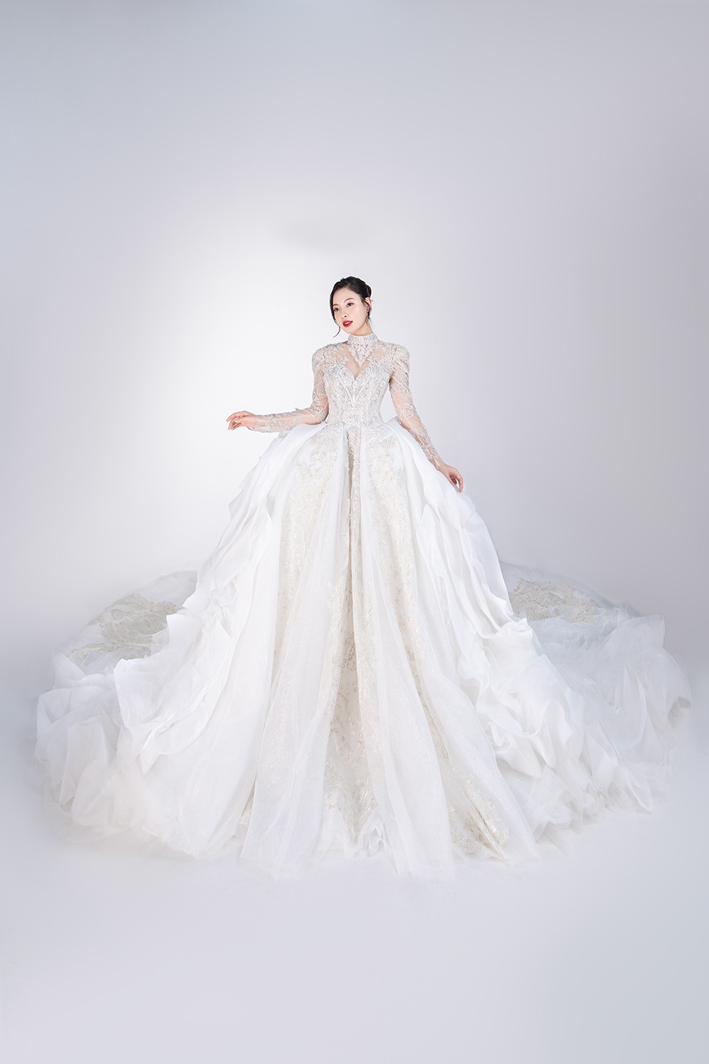 Váy cưới Limited — góc 2
