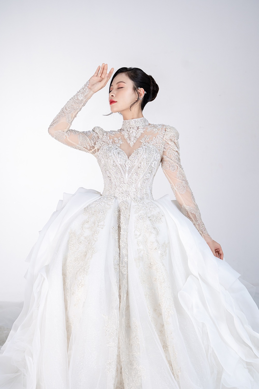 Váy cưới Limited — góc 3