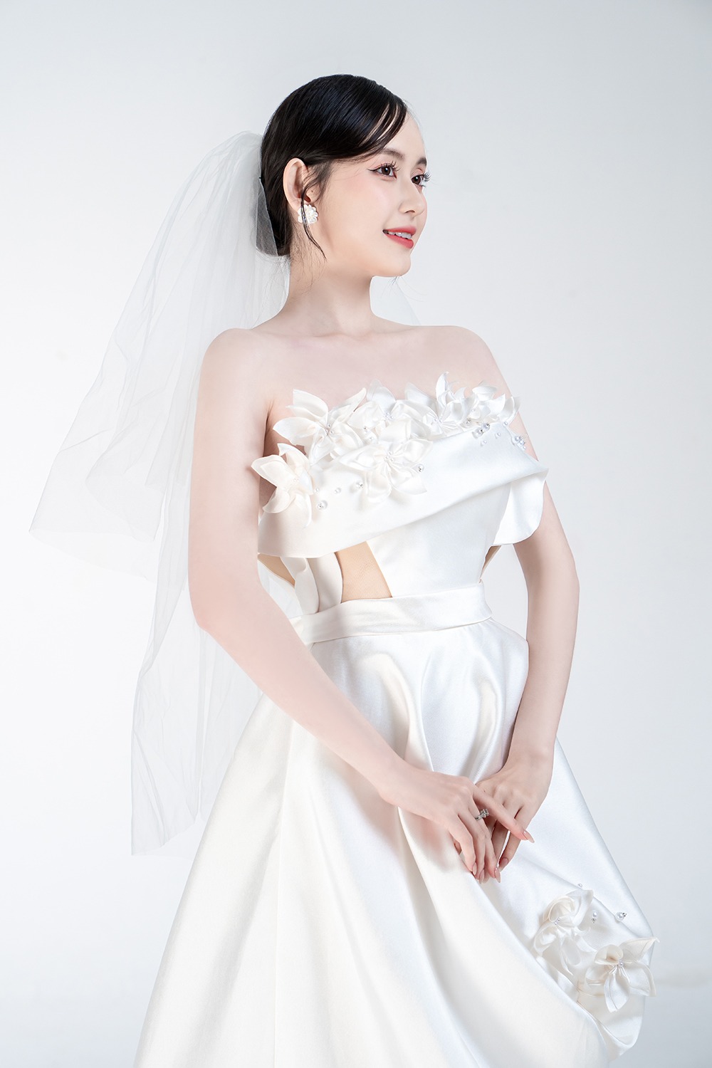 Váy cưới Standard — góc 2