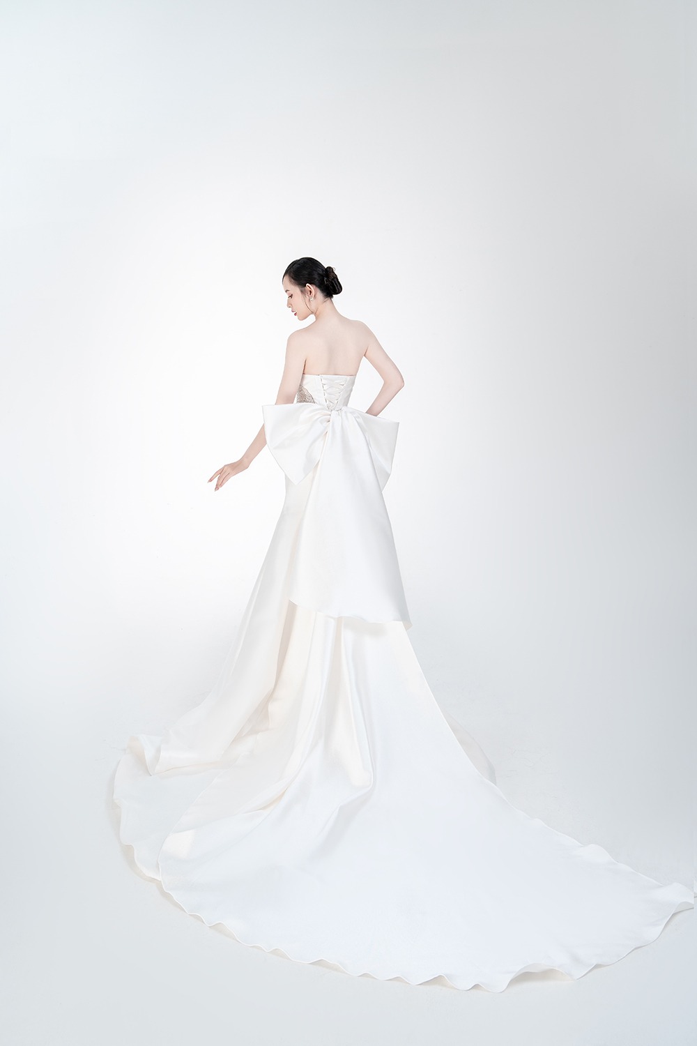 Váy cưới Standard — góc 3