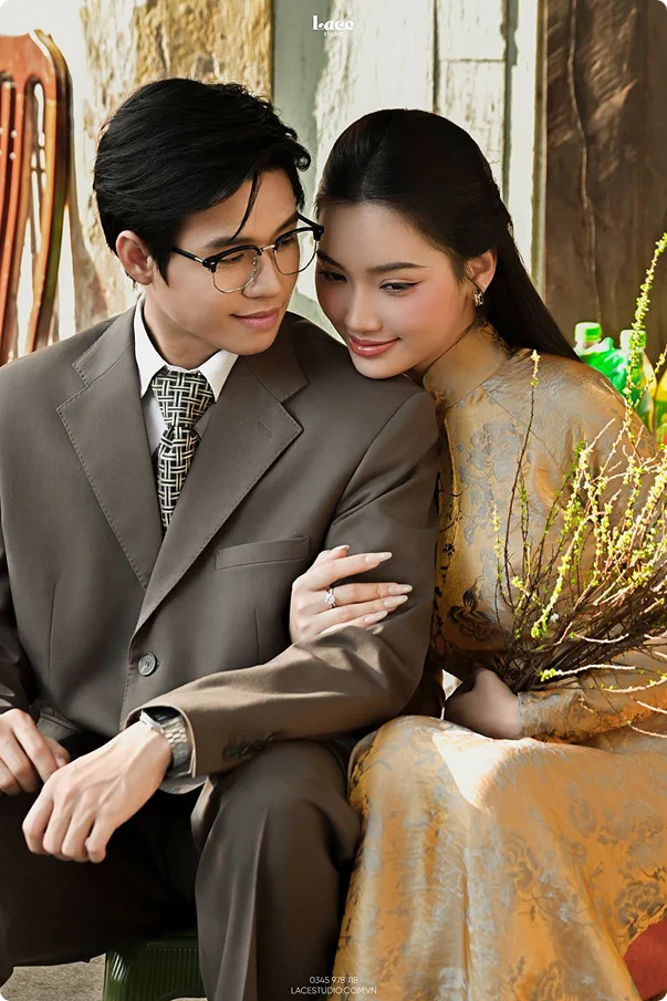Cặp đôi áo dài tại Lace